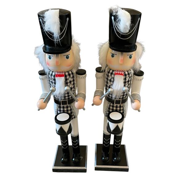 (2) Christmas Nutcracker Drummer Soldiers 14in Wood Black & White Checkered New - Picture 8 of 15